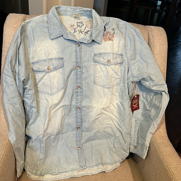 Faded Glory Tops - Faded Glory women’s shirt